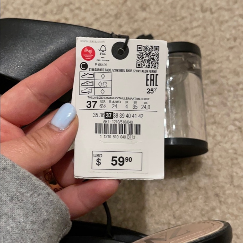 BNWT Zara low heels in black size 37 - Picture 5 of 5